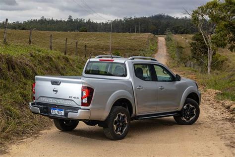 Nissan Frontier 2023 ganha novas versões SE e XE no Brasil