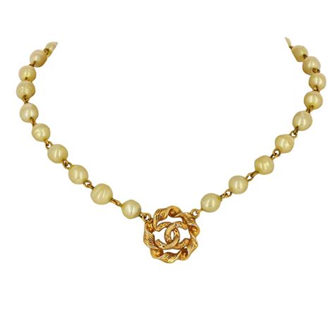 Collier Centre Chanel Vintage En Perles De Verre Blanches