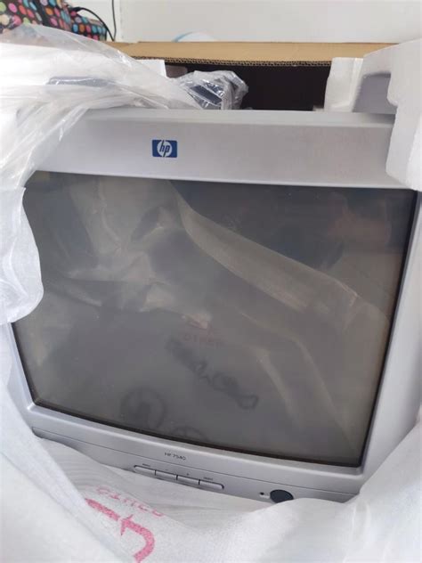 Desktop Crt Monitor Hp S7540 New 17 Inch Computers And Tech