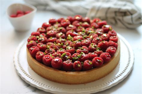 Crostata Moderna Ai Pistacchi E Lamponi L Angolo Goloso Di Evelyn