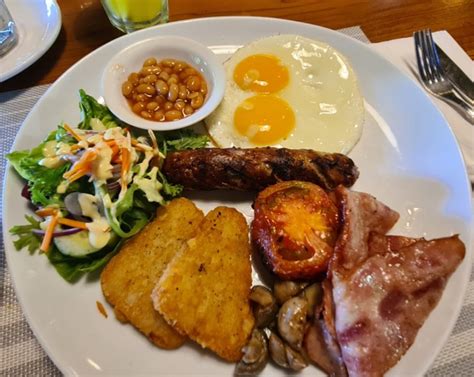 Full English Breakfast In Sanur At Retro Kitchen Tripatrek Travel