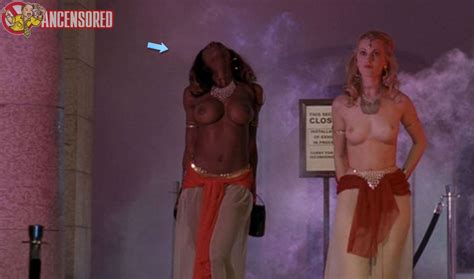 Ruth Dubuisson Desnuda En Wishmaster 3