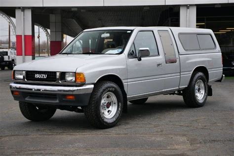 Minty Spacecab 1988 Isuzu Pickup 4x4