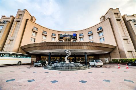 Radisson Blu Plaza Delhi Airport Best Rates On Delhi Hotel Deals