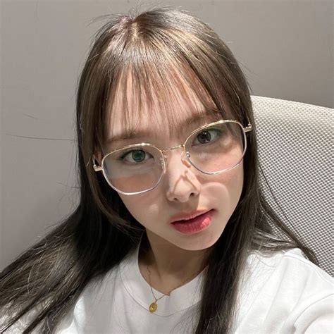 Felixchyan Lim Nayeon Korean Long Hair Fashion Eye Glasses Eye