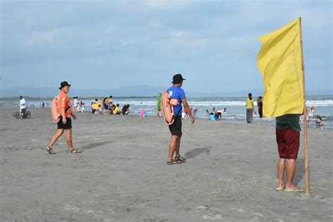 Lingayen Beach Dinagsa Ng Mga Beach Goers Ngayong Semana Santa Rmn