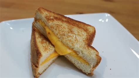 How To Make The Perfect Grilled Cheese Sandwich Easy Grilled Cheese Sandwich Recipe Youtube