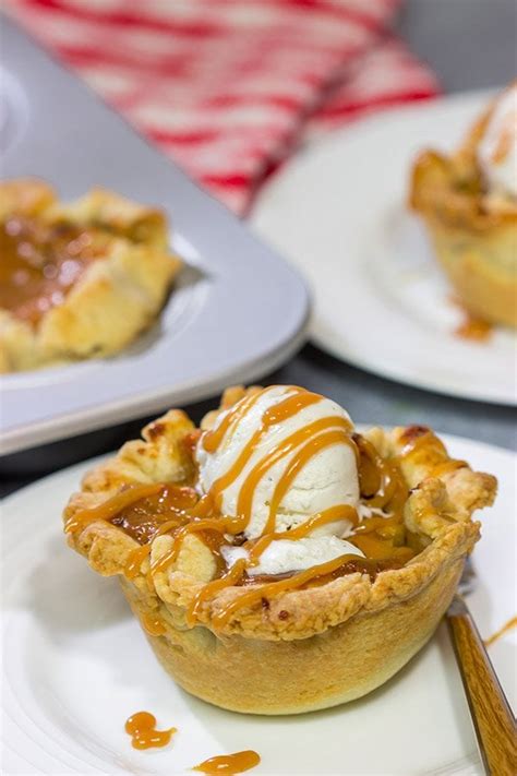 Caramel Apple Tartlets | Baked in an over-sized muffin tin!