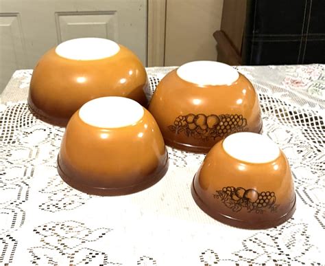 Old Orchard Burnt Orange Pyrex Bowls Four Pyrex Bowl Mixing Set Pyrex