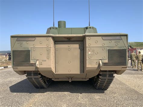 Gur Khan attacks!: Демонстрация боевой машины пехоты KF41 Lynx в Венгрии