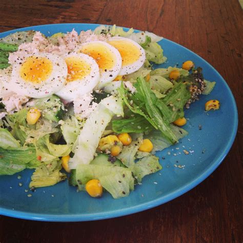 Salade Met Tonijn Komkommer Ma S Avocado Ei Kropsla Mayo Zout