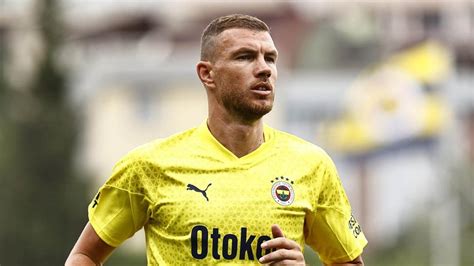 Edin Dzeko Fenerbahçe de ilk antrenmanına çıktı