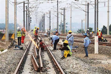 Stasiun Ka Cepat Karawang Dan Tegalluar Siap Beroperasi Foto