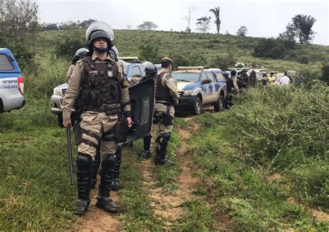 Pm Cumpre A O De Reintegra O De Posse De Terra Ocupada Pelo Mst Na