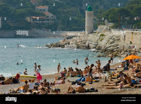 Busy Beach Of Bathers In Cassis Southern France Stock Photo Alamy
