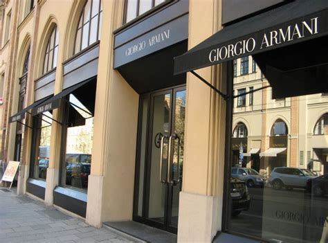 Парфюм Armani - купить духи Джорджио Армани: цена, отзывы, фото / ENIGME.RU