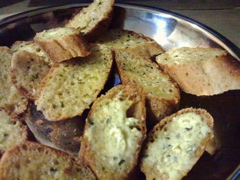I Love Pink Scrambled Eggs With Garlic Bread