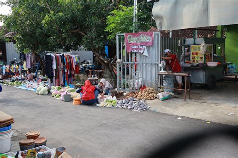 Kudus Diciembre 2022 Foto De Los Vendedores De Frutas Y Verduras De