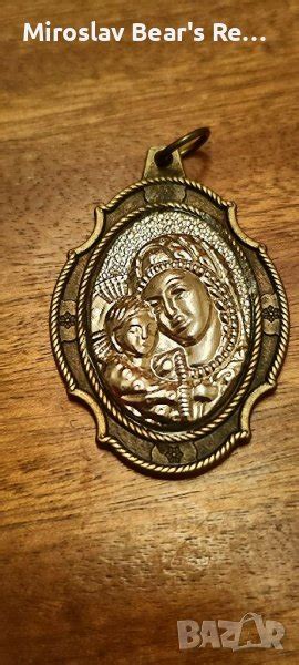 Посребрен медальон Богородица и Младенеца в Колиета, медальони ...