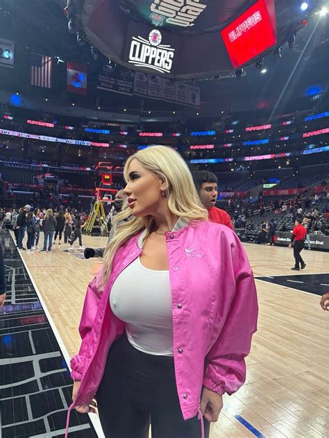 In Photos Savannah Bond Attends La Clippers Defeat Of Washington Wizards At Arena