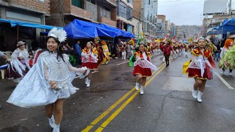 Gran Parada Folcl Rica En Puno Por La Veneraci N De La Virgen De La