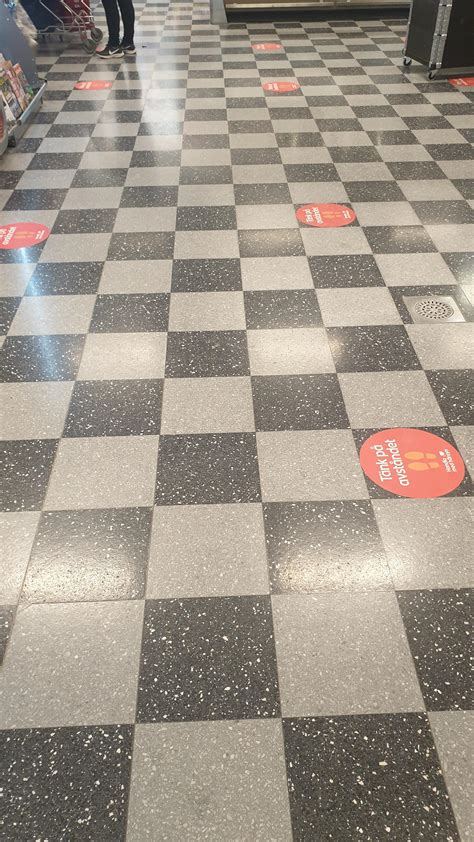 My local store has these to reduce crowds : r/mildlyinteresting