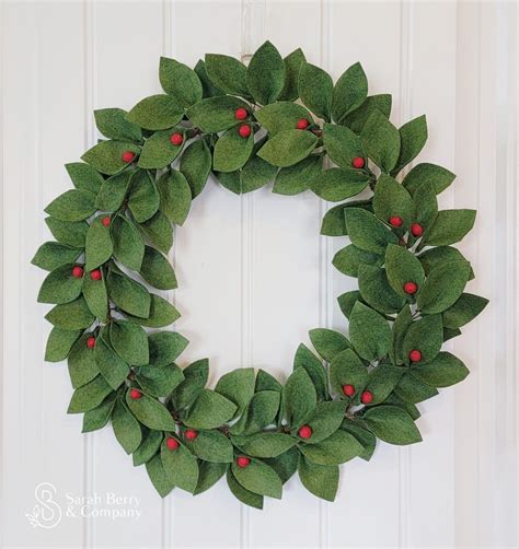 Christmas Green Felt Wreath with Berries - Sarah Berry & Co