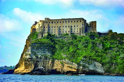 Palazzo D Avalos Di Procida Tour Guidato