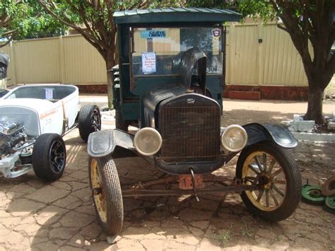 Jornal Bandeirantes News I Encontro De Carros Antigos Agitou Ponta