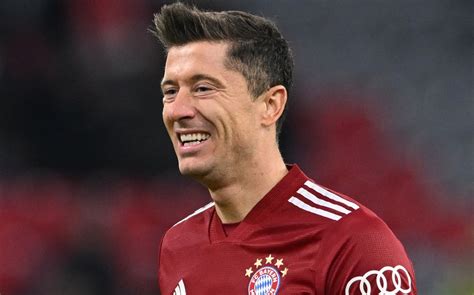 Lewandowski terminó su contrato con Huawei por supuesta ayuda a Rusia