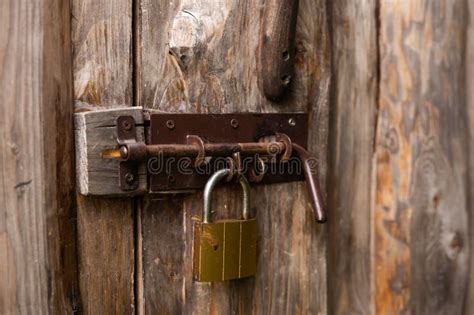 Old Padlock On A Wooden Door Stock Image Image Of Keyhole Wooden