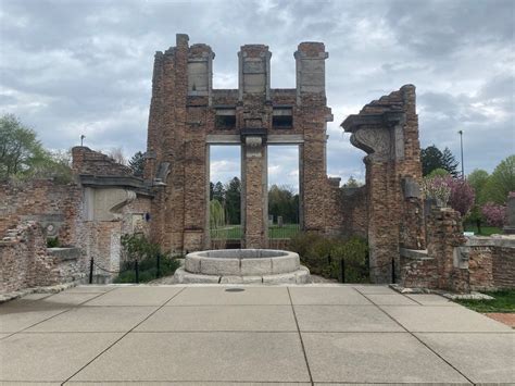 Indianapolis Holliday Park Provides 93 Acres Of Trails And History