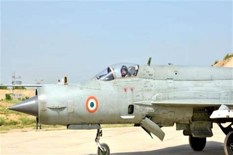 आज भी भारत की शान है Mig 21 बाइसन वायुसेना प्रमुख ने उड़ान भरकर दुनिया