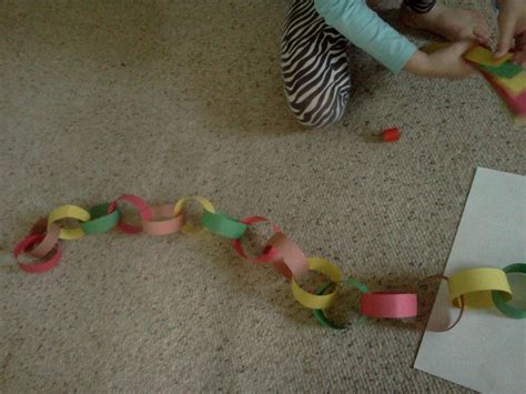 Construction Paper Chain Link Calendar {tutorial} Confessions Of A Stay At Home Mom