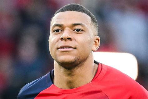 Mbappé annuncia ufficialmente la sua partenza dal PSG Diretta it