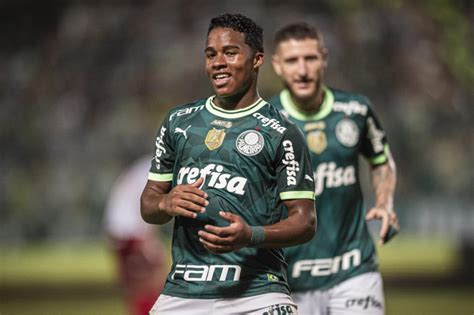 Palmeiras Chega A De Chances De T Tulo Santos E Corinthians Est O