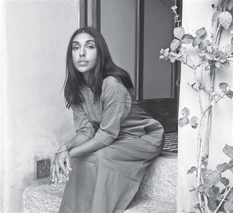 Rupi Kaur presenta Todo lo que necesito existe ya en mí