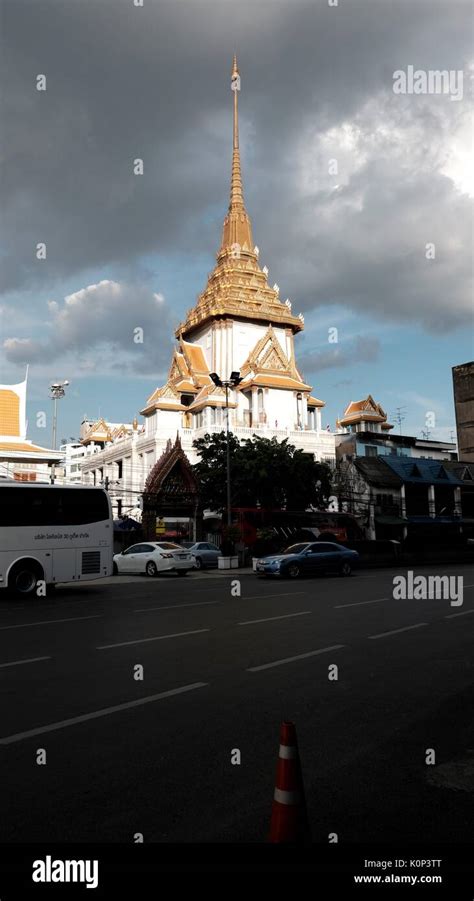 Royal Temple Sukhothal Style Golden Buddha Wat Traimit Chinatown