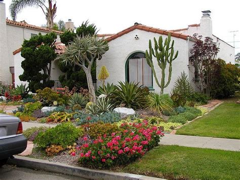 17 Best images about Front Yard Xeriscape on Pinterest | Front yards ...