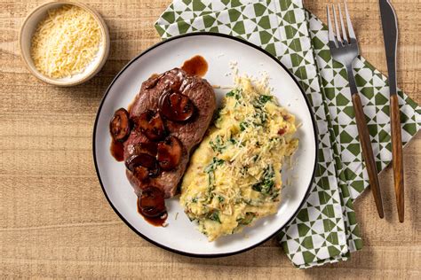 Sirloin Steak With Red Wine Mushroom Bordelaise Recipe Home Chef