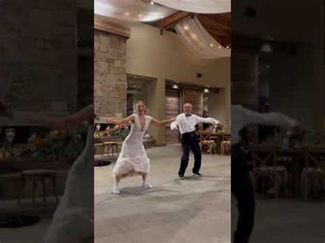 Padre Pilla Todo El Protagonismo En La Boda De Su Hija Con Espectacular