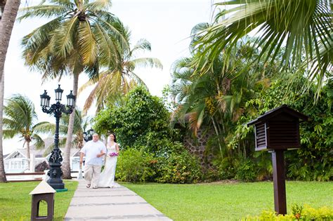 SANDALS HALCYON BEACH ST LUCIA WEDDING — Rob Korb Photography