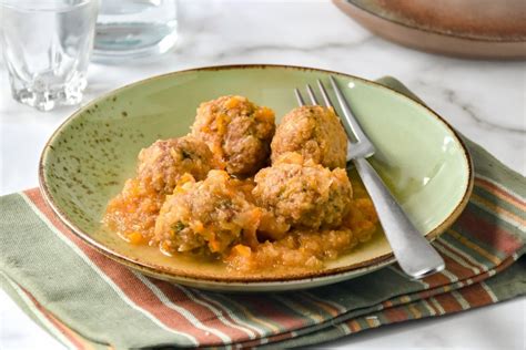 Alb Ndigas En Salsa Tradicional Receta Casera Y Universal Con Carne De