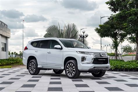 Mitsubishi Pajero Sport 2020 Đánh giá chi tiết và bảng giá tháng 12 2020