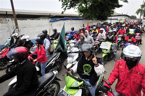 Aksi Mogok Kerja Buruh Antara Foto