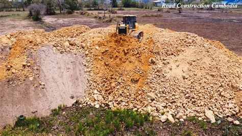 Amazing Bulldozer Shantui Pushing Dirt Filling Up New Road And Dump