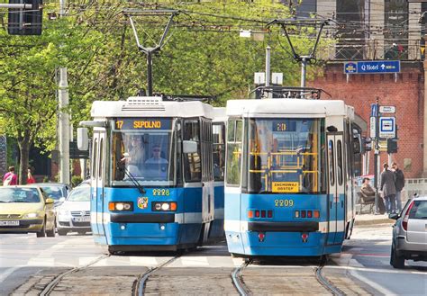 Jak Kursuj Tramwaje I Autobusy Mpk Wroc Aw W Wigili I Wi Ta Bo Ego