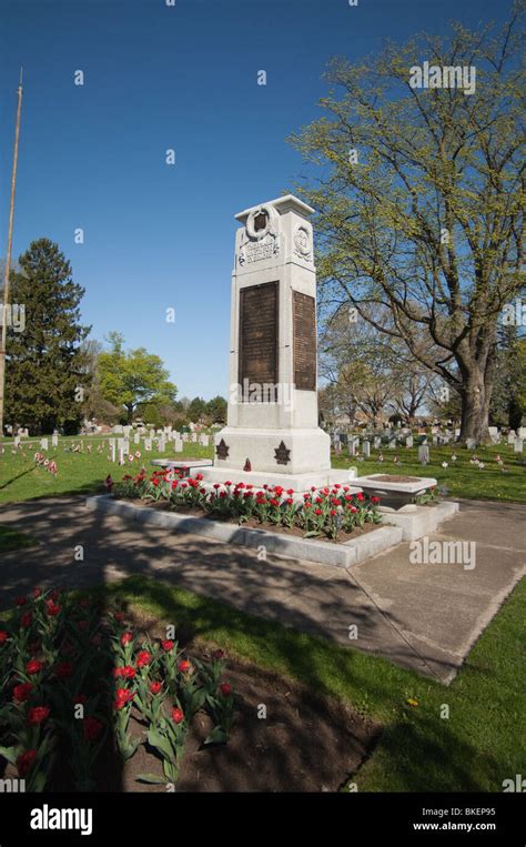 Canadian first World War memorial monument located in Victoria Lawns ...
