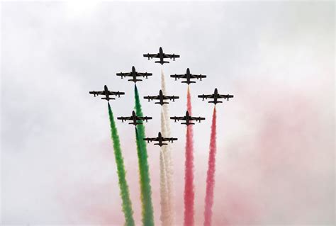 Torino Aereo Delle Frecce Tricolori Si Schianta Durante Le Prove