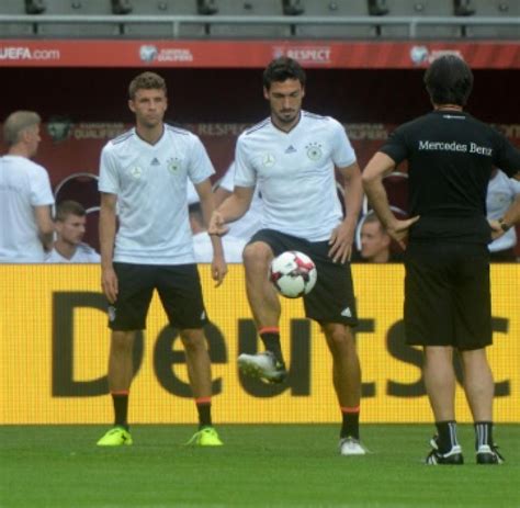 Sp Fu Ball Wm Wc Dfb Nordirland Training Meldung Wm Quali